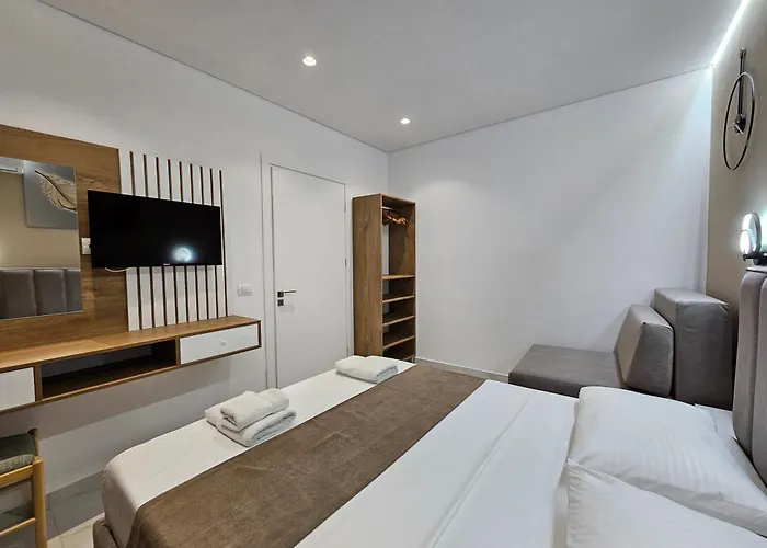 Veliaj Apartment *