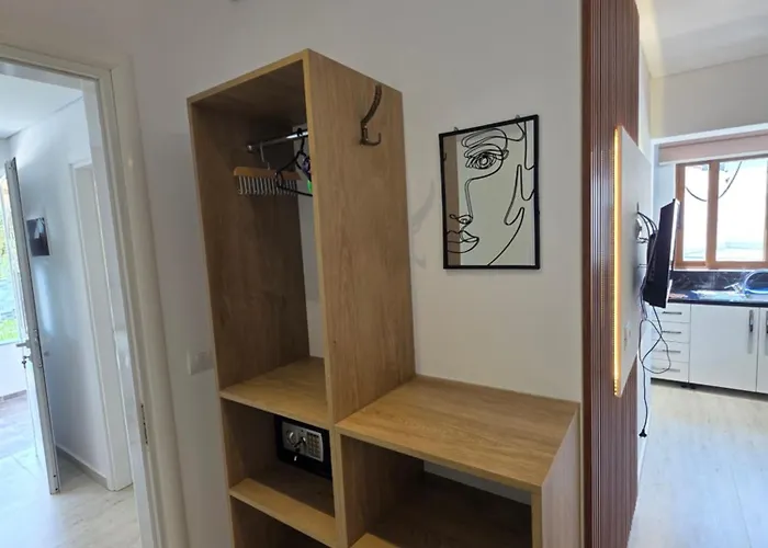Veliaj Apartment