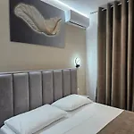 Apartman Veliaj *