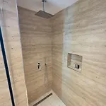 Veliaj Apartman *