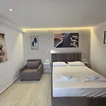 Apartman Veliaj *