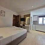 Veliaj Apartman Ksamil