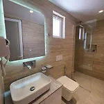 Veliaj * Ksamil