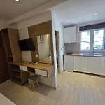 Veliaj Apartman *