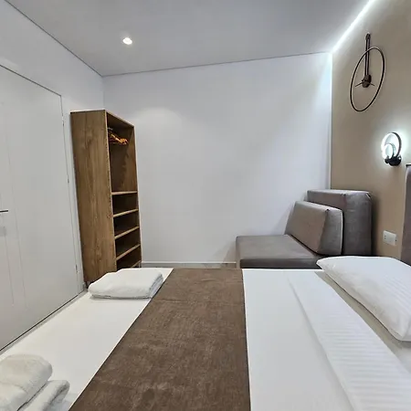 Veliaj Apartment *