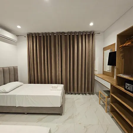 Veliaj Apartment *