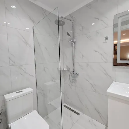 Veliaj Apartment