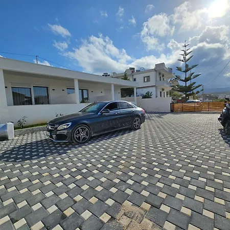 Apartment Veliaj *