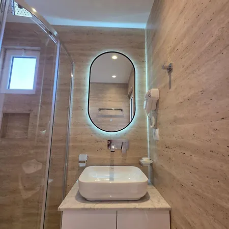 Veliaj Ksamil